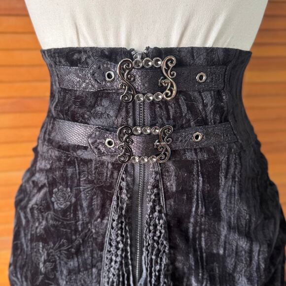 Devil Fashion Gothic Victorian High Waist Rose Velvet Aristocrat Skirt - Picture 3 of 17